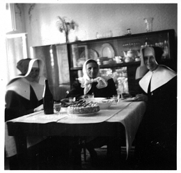 Matka Vojtěcha a její sestry Marie a Anna (SM.Emilie) v kvetnu 1960 - po propuštění z vězení