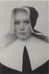 Sestra Vojtěcha po prvních slibech v roce 1935